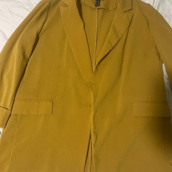 Women’s Forever21 blazer and high waisted shorts size M preowned - Picture 4 of 4